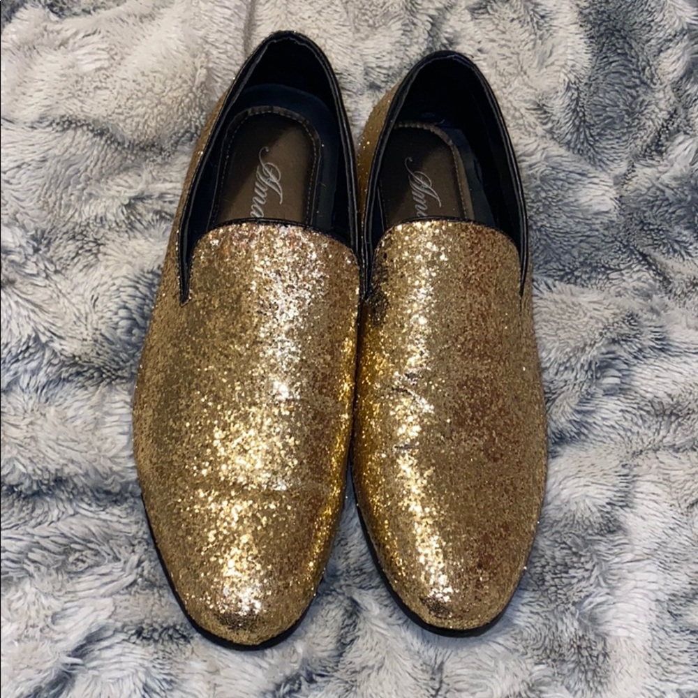 Men’s gold dress sHoes